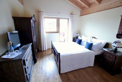 chalet-melodie-ehrwald-schlafzimmer-7128.jpg