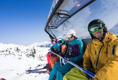 zabt_ski_familie_im_sessellift_grubigstein_2.jpg